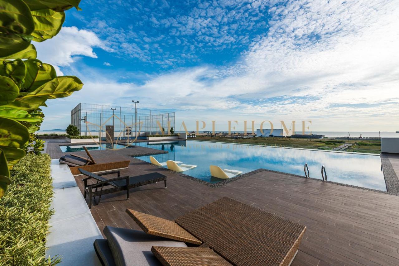 Amber Cove Premier Suites Melaka Екстер'єр фото
