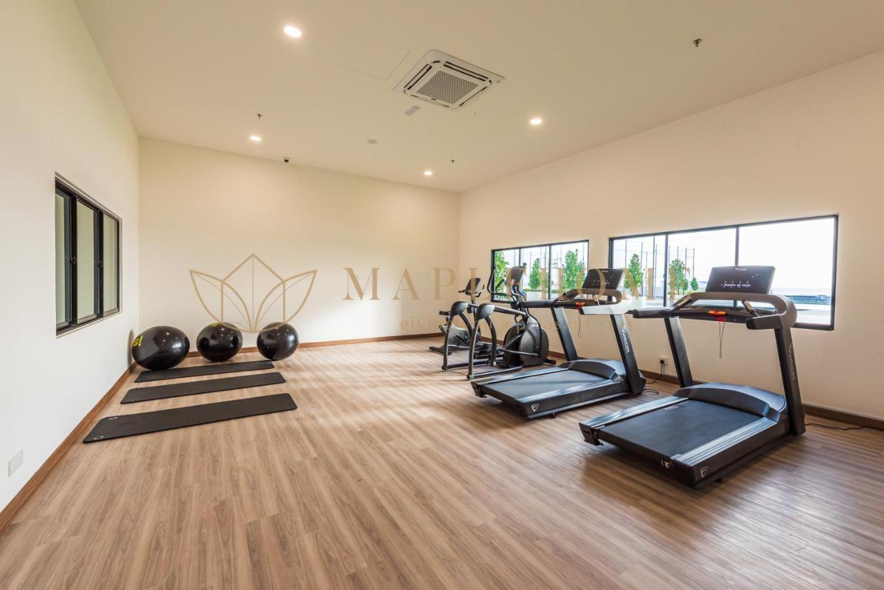 Amber Cove Premier Suites Melaka Екстер'єр фото
