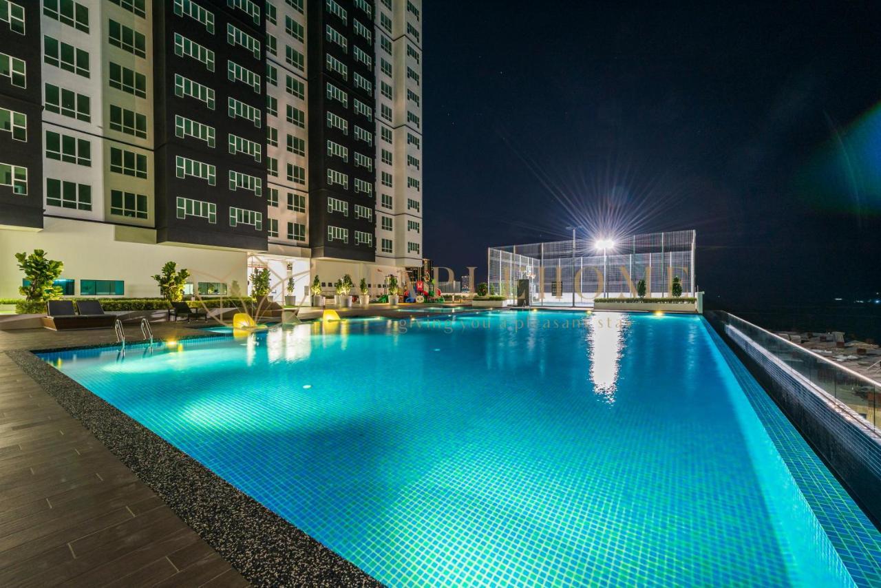Amber Cove Premier Suites Melaka Екстер'єр фото