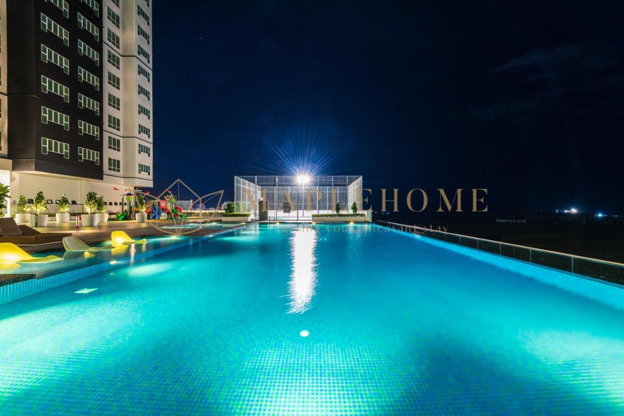 Amber Cove Premier Suites Melaka Екстер'єр фото
