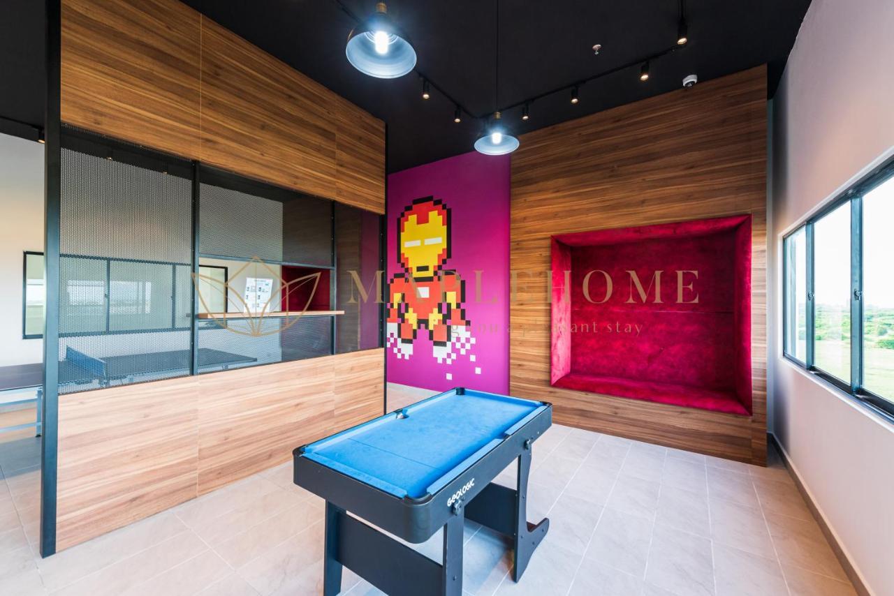 Amber Cove Premier Suites Melaka Екстер'єр фото