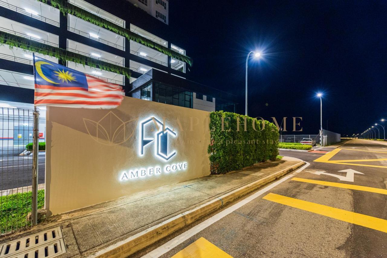Amber Cove Premier Suites Melaka Екстер'єр фото