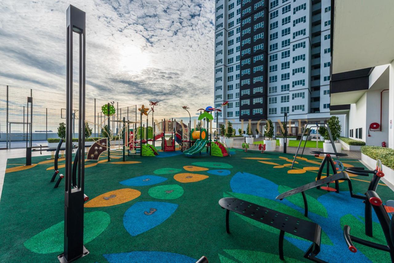 Amber Cove Premier Suites Melaka Екстер'єр фото